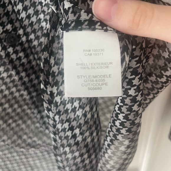 Equipment Femme Silk Sheer Houndstooth Button Up Blouse - Picture 4 of 5